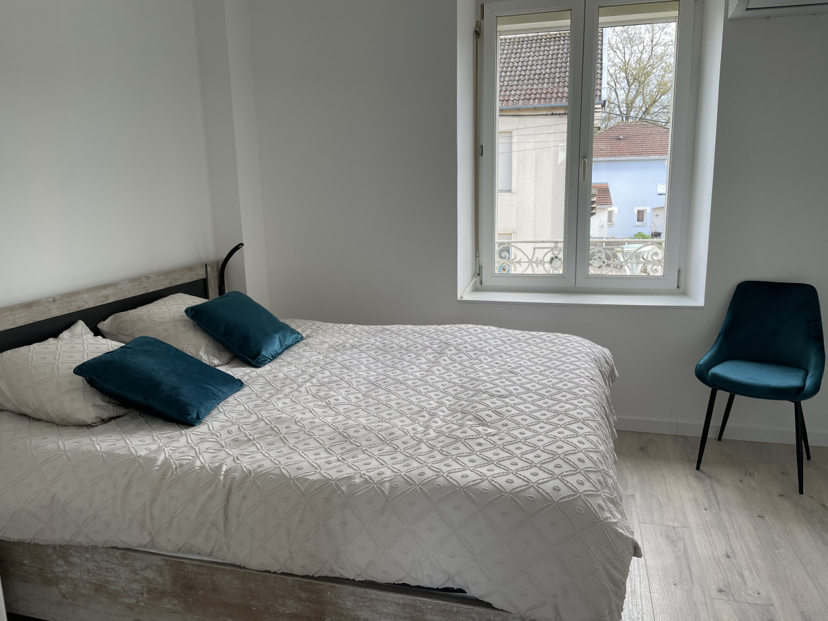 748003885_8 748003885_8