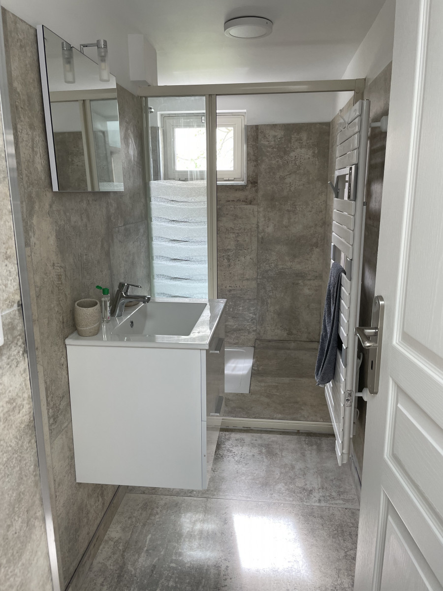 748003885_20 748003885_20