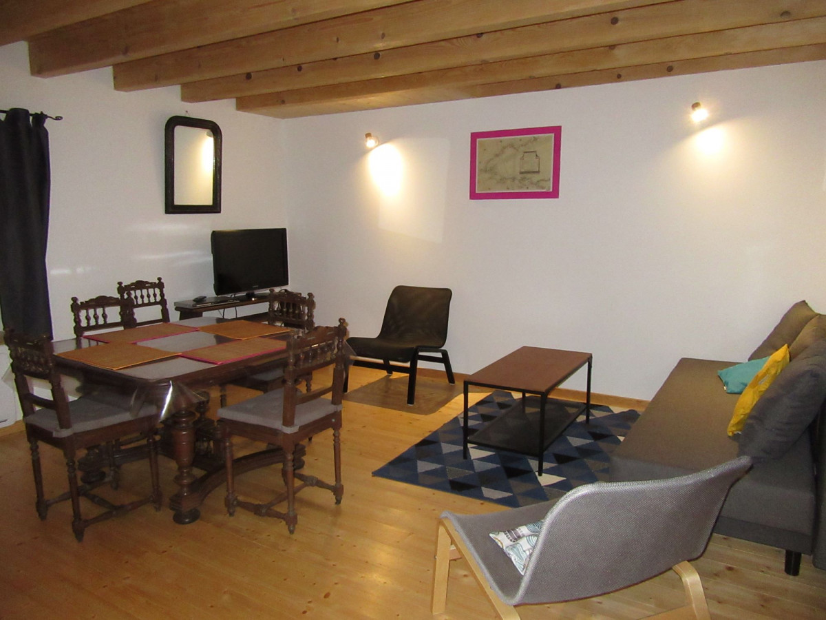 748003887_9 748003887_9