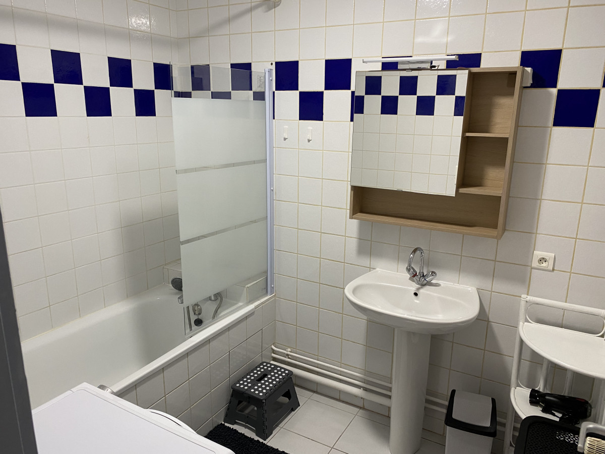 748003919_8 748003919_8