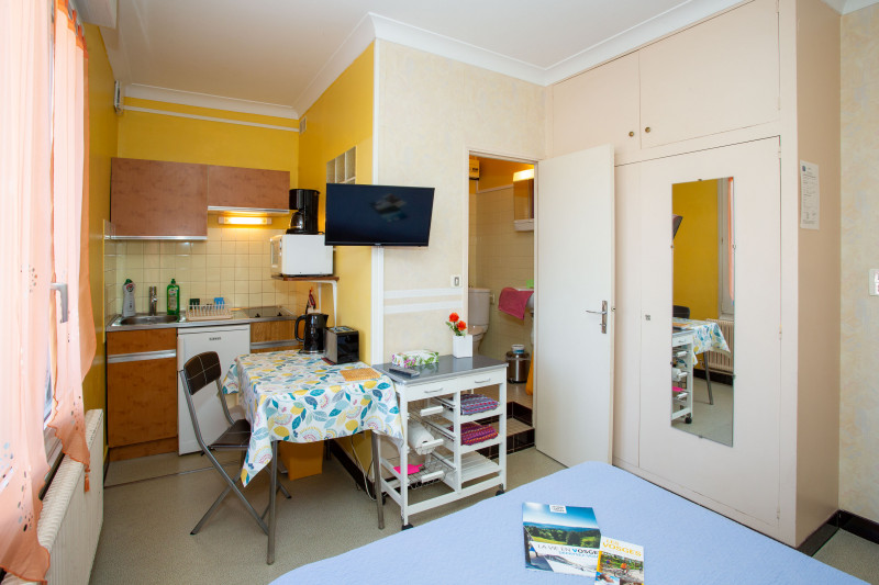 748001261_4 748001261_4