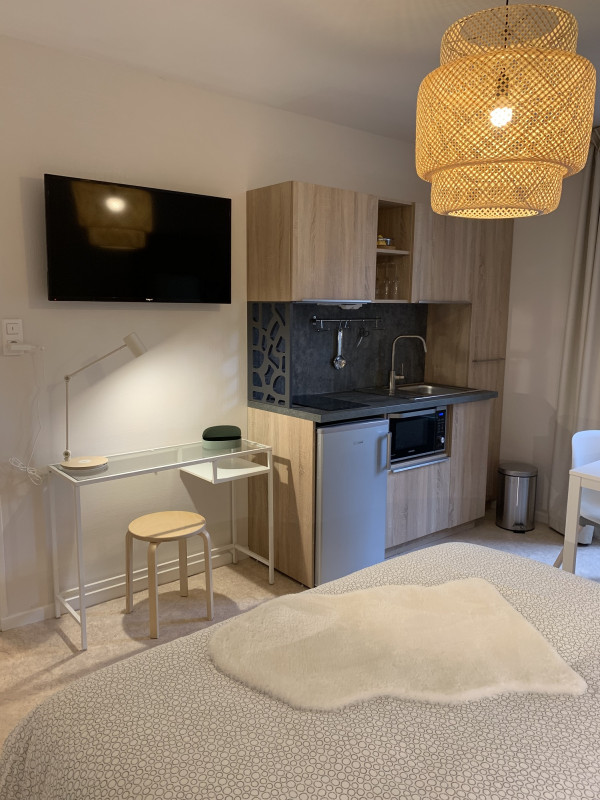 748002609_8 748002609_8