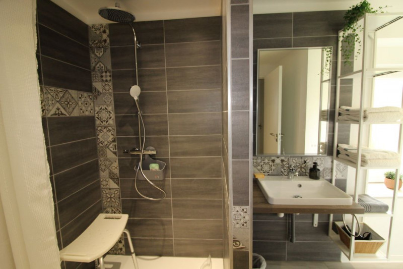 748003663_9 748003663_9