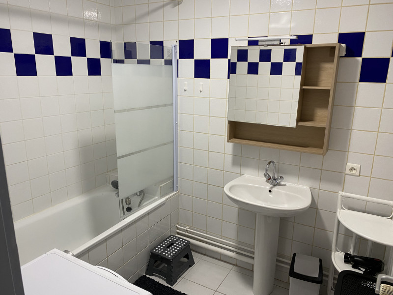 748003919_8 748003919_8