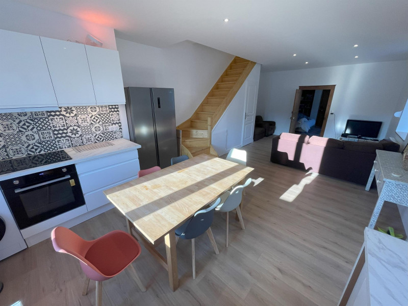 748003959_20 748003959_20