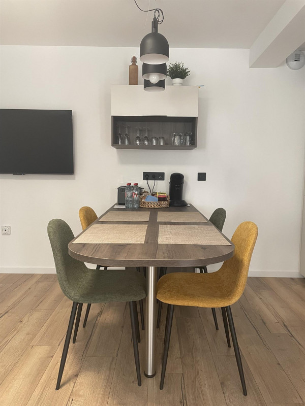 748004028_4 748004028_4