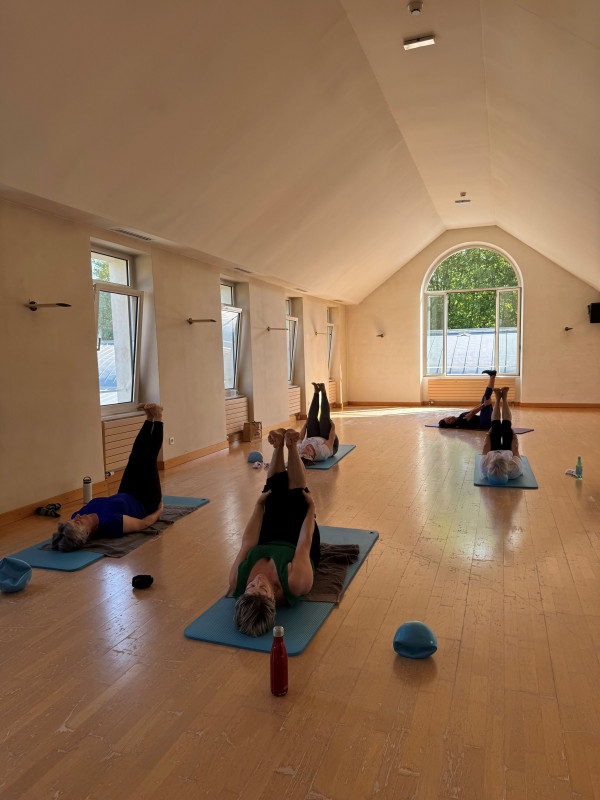 stretching-otvittel-3789757 stretching-otvittel-3789757